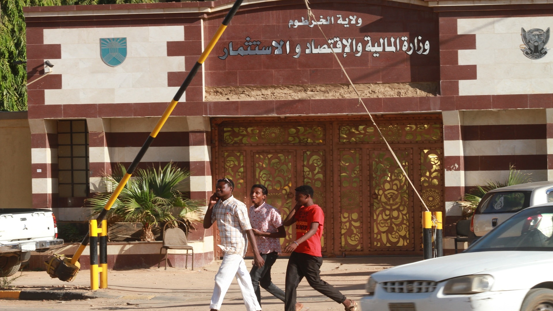 مالية الخرطوم تعلن عن صرف مرتب شهر يونيو للعاملين بالولاية