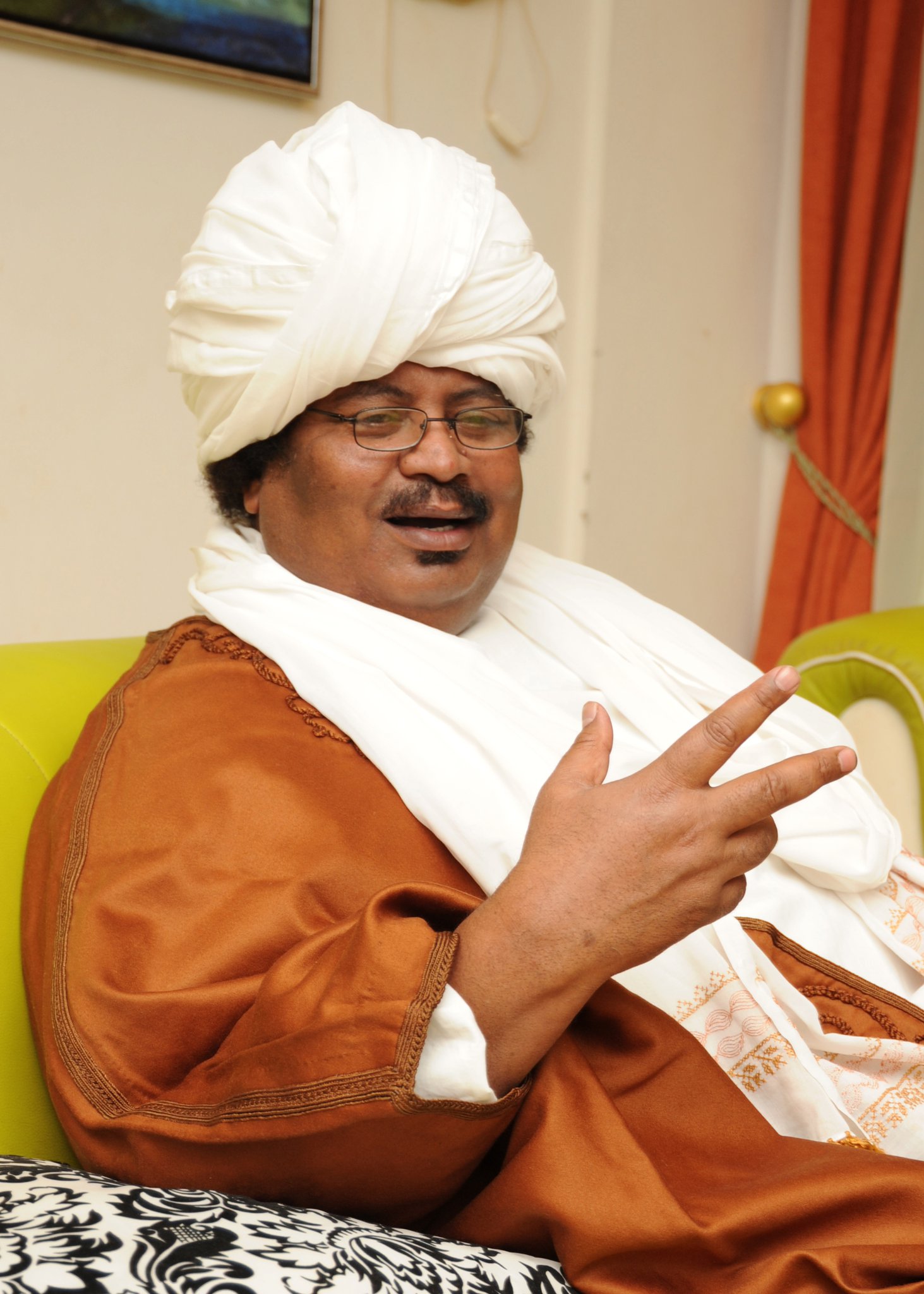 السودان – صوت الشعب نيوز : *حسين خوجلي يكتب*:  *ومافي الجُبة إلا التكينة والفاشر وبابنوسة وأمدرمان*