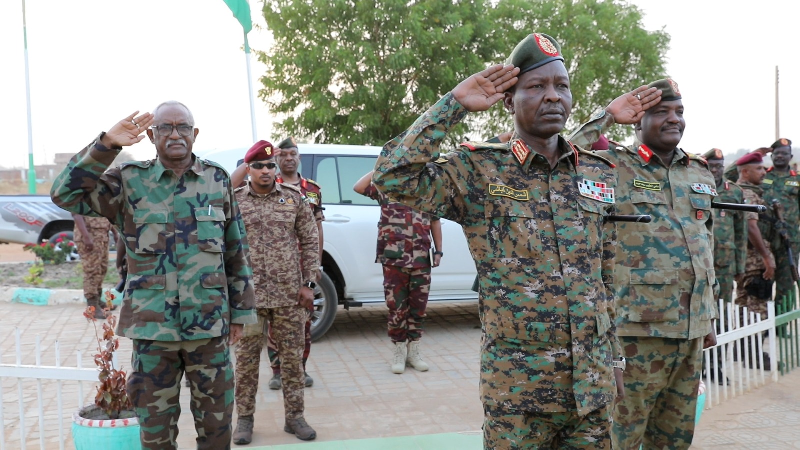 السودان – صوت الشعب نيوز :   كباشي يقف على سير العمليات العسكريه ومجمل الأوضاع بالنيل الأبيض