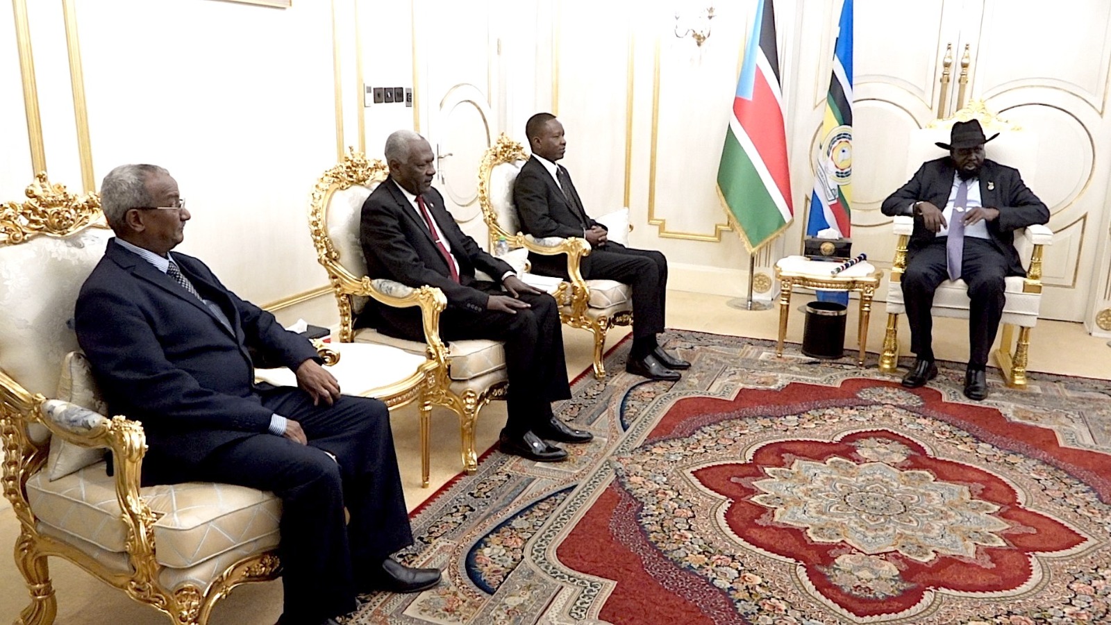 السودان – صوت الشعب نيوز :  كباشي يناقش مع سلفاكير سبل إحلال السلام في السودان في أقرب وقت ممكن بعد الدمار الكبير الذي أحدثته الحرب