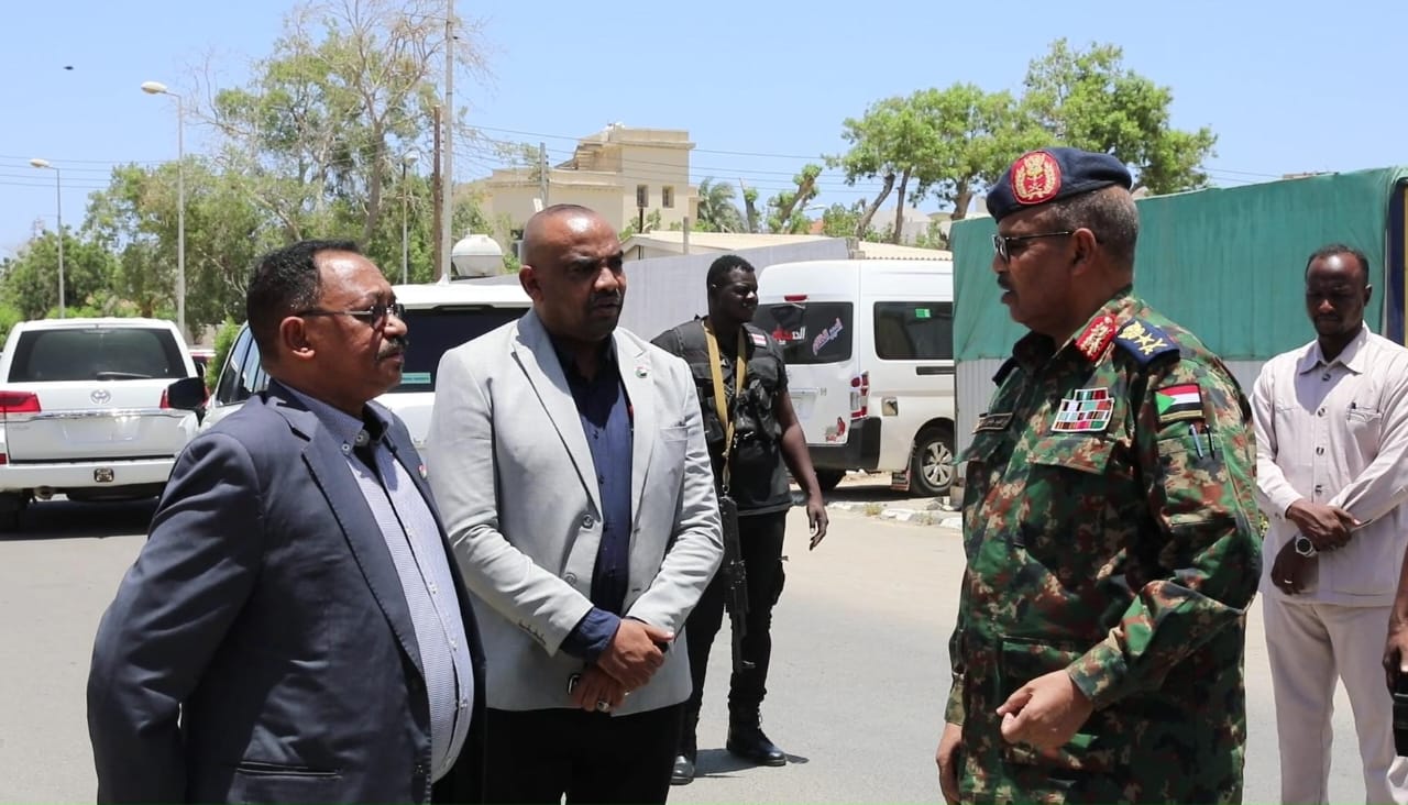 السودان – صوت الشعب نيوز :   *جابر يوفي بوعده بتوفير معدات تأهيل وصيانة محطة مياه بيت المال*