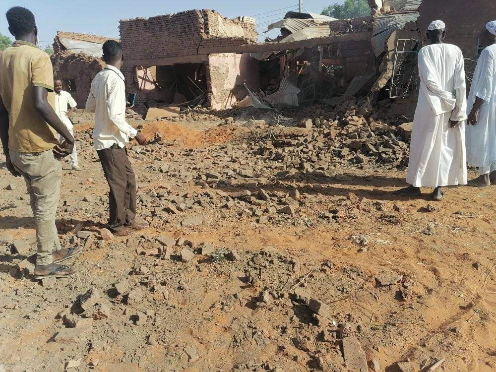 السودان – صوت الشعب نيوز :   *الطيران الحربي يستهدف تمركزات الدعم السريع في مدينتي الرهد وأم روابة*