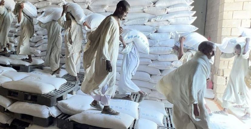 السودان – صوت الشعب نيوز :   *العون الإنساني: الإغاثة ستوزع في مناطق الجيش والدعم السريع