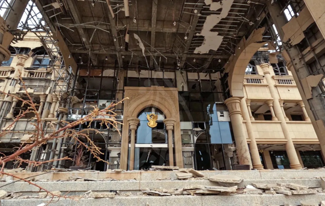 السودان – صوت الشعب نيوز :  *مليشيا الدعم السريع تقصف القصر الجمهوري التاريخي بالخرطوم*