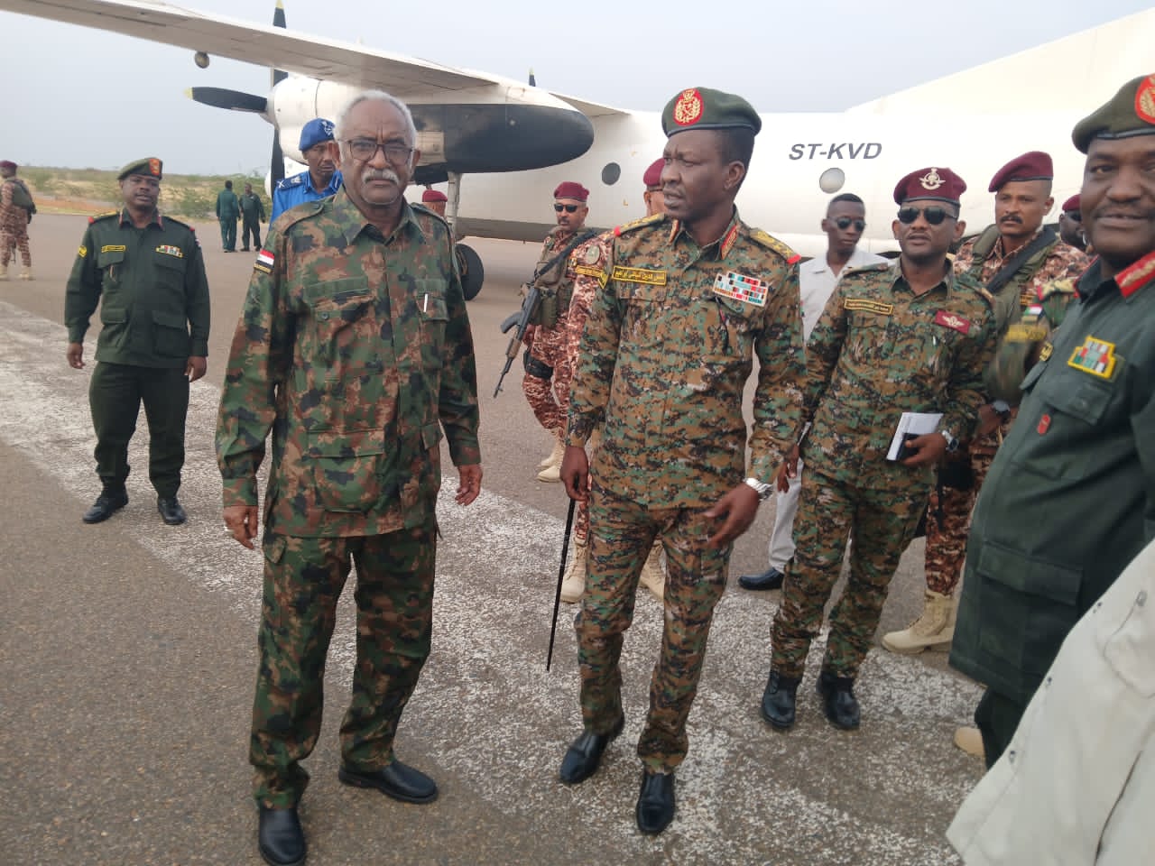 السودان – صوت الشعب نيوز :  * كباشي يطمئن على الروح المعنويه العاليه لكافة القوات المرابطه بولاية النيل الأبيض*