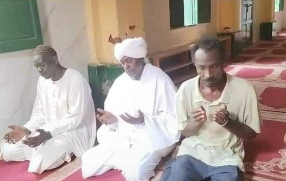 رفع الآذان بمسجد الهاشماب بأم درمان لأول مرة منذ اندلاع الحرب في السودان*