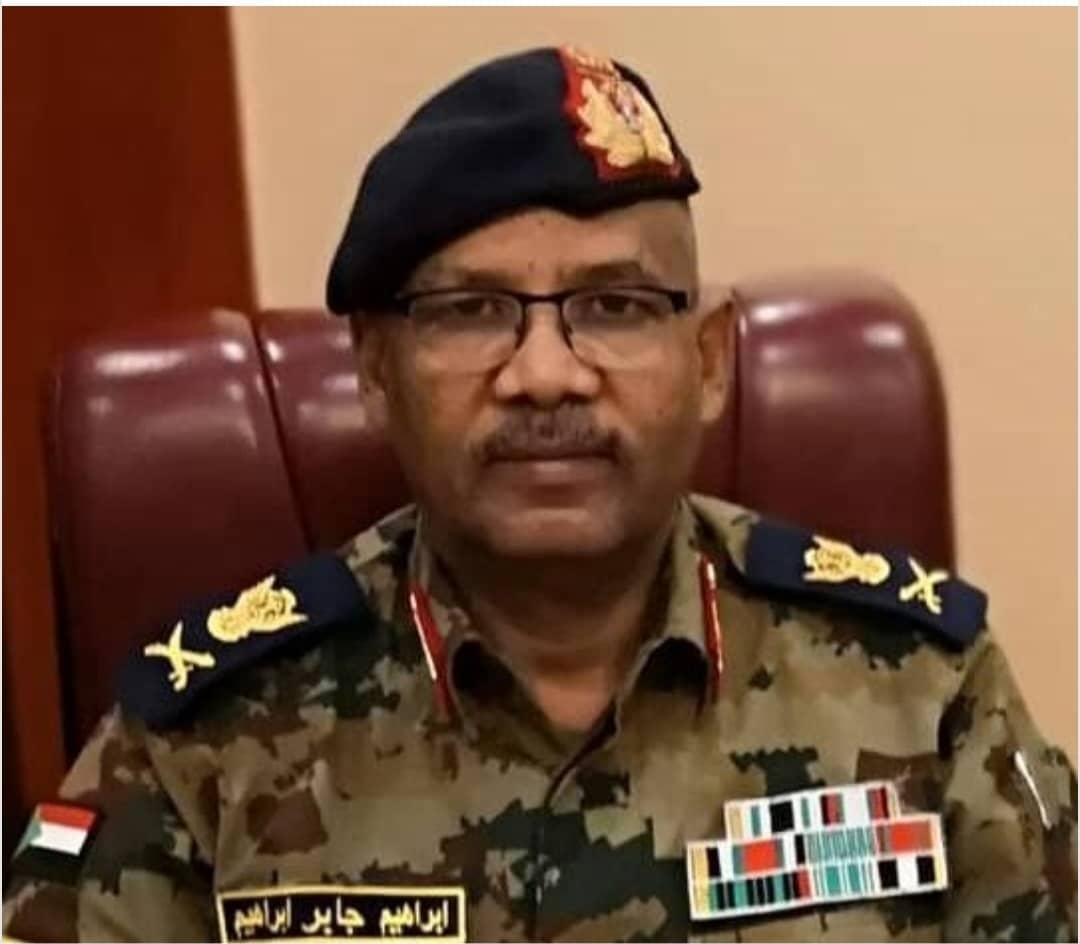 عضو مجلس السيادة مساعد القائد العام ابراهيم جابر يشيد باداء وزارة الصناعة والتجارة*