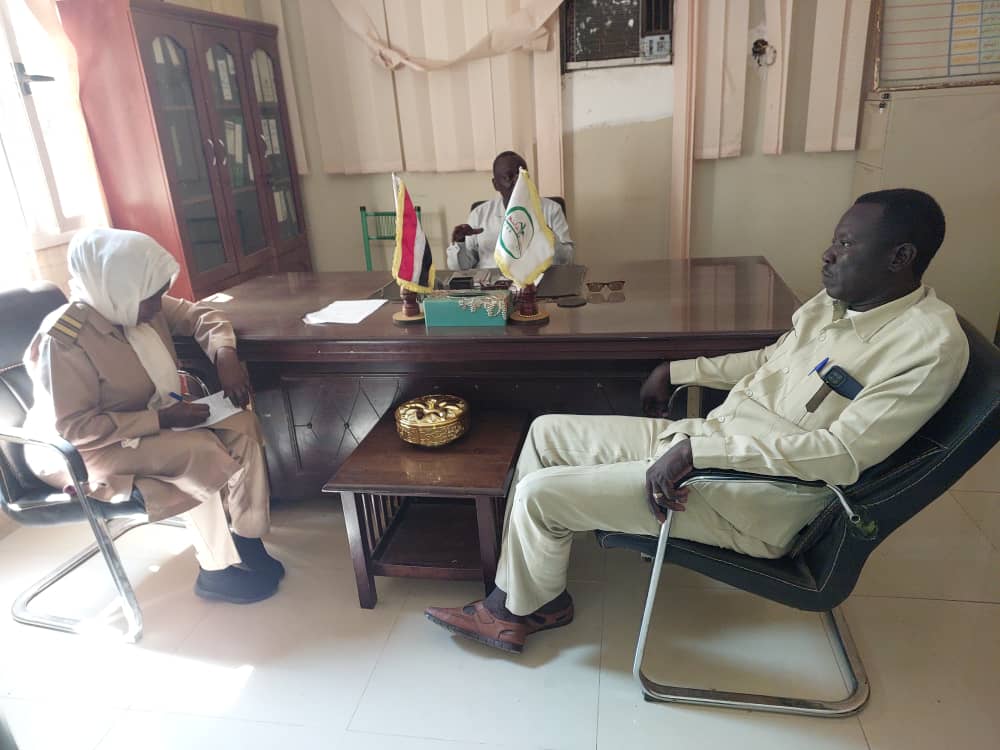 *المدير التنفيذي لمحلية الدلنج يلتقى الضباط الاداريين ومفوض العون الانسانى*