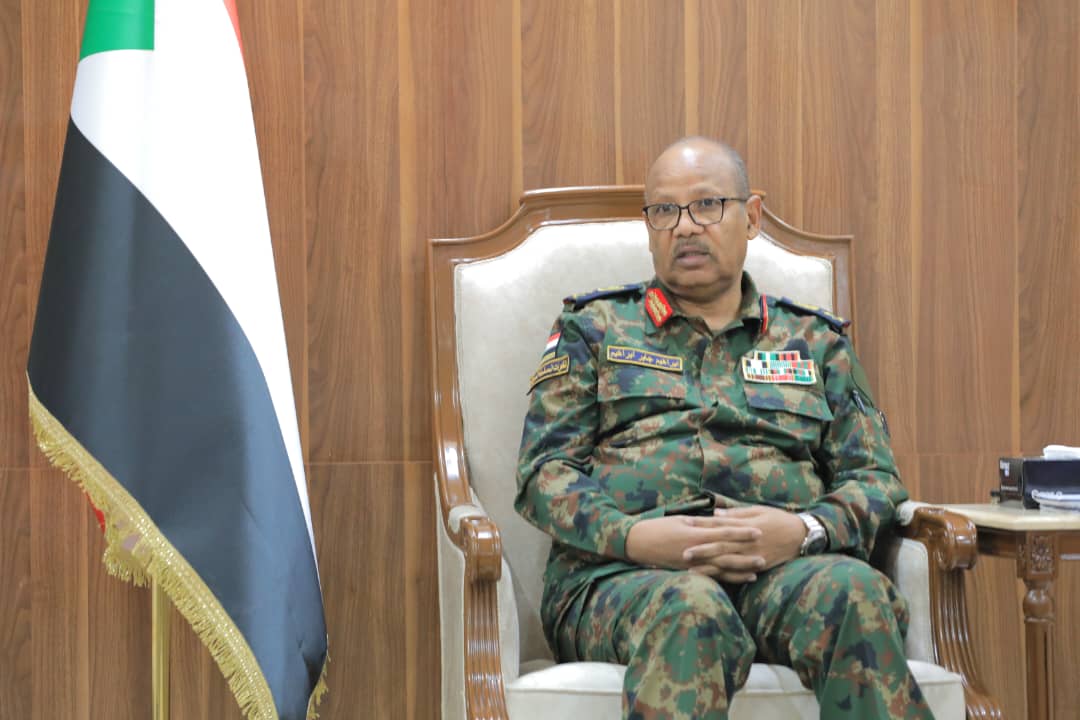 *عضو السيادي مساعد القائد العام للقوات المسلحة الفريق بحري مهندس إبراهيم جابر يلتقي الوفد الإعلامي السوداني المصري* 