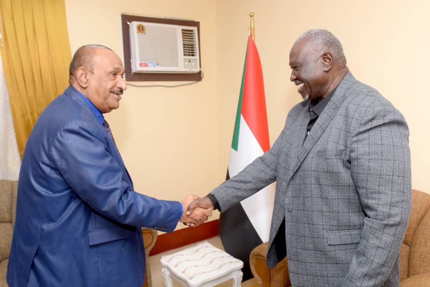 السودان – “صوت الشعب نيوز” :  *”محي الدين” – يناقش مع “عقار” الخطوات والإجراءات التي إتبعتها الوزاره فيما يتعلق بالمعمل المرجعي*