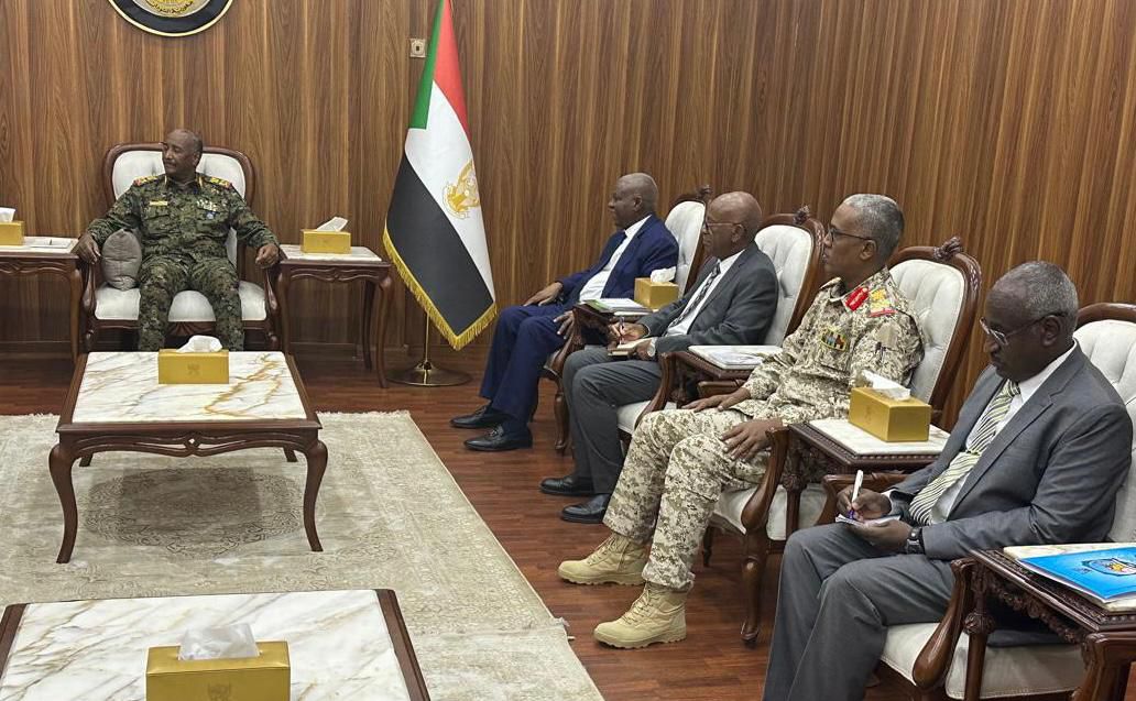 رئيس مجلس السيادة يلتقي رئيس المخابرات المصرية*