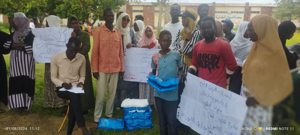 السودان – صوت الشعب نيوز :  ولايات :  *مبادرة “للخير نسعى” توزع ناموسيات وتقدم وجبة للمتأثرين بالحرب بالدلنج*
