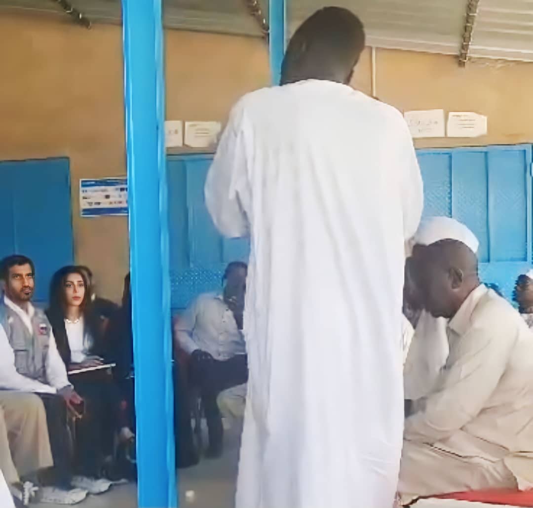 لاجئون سودانيون بتشاد يرفضون المساعدات الإماراتية ويطالبون أبوظبي بالكف عن إشعال الحرب في السودان