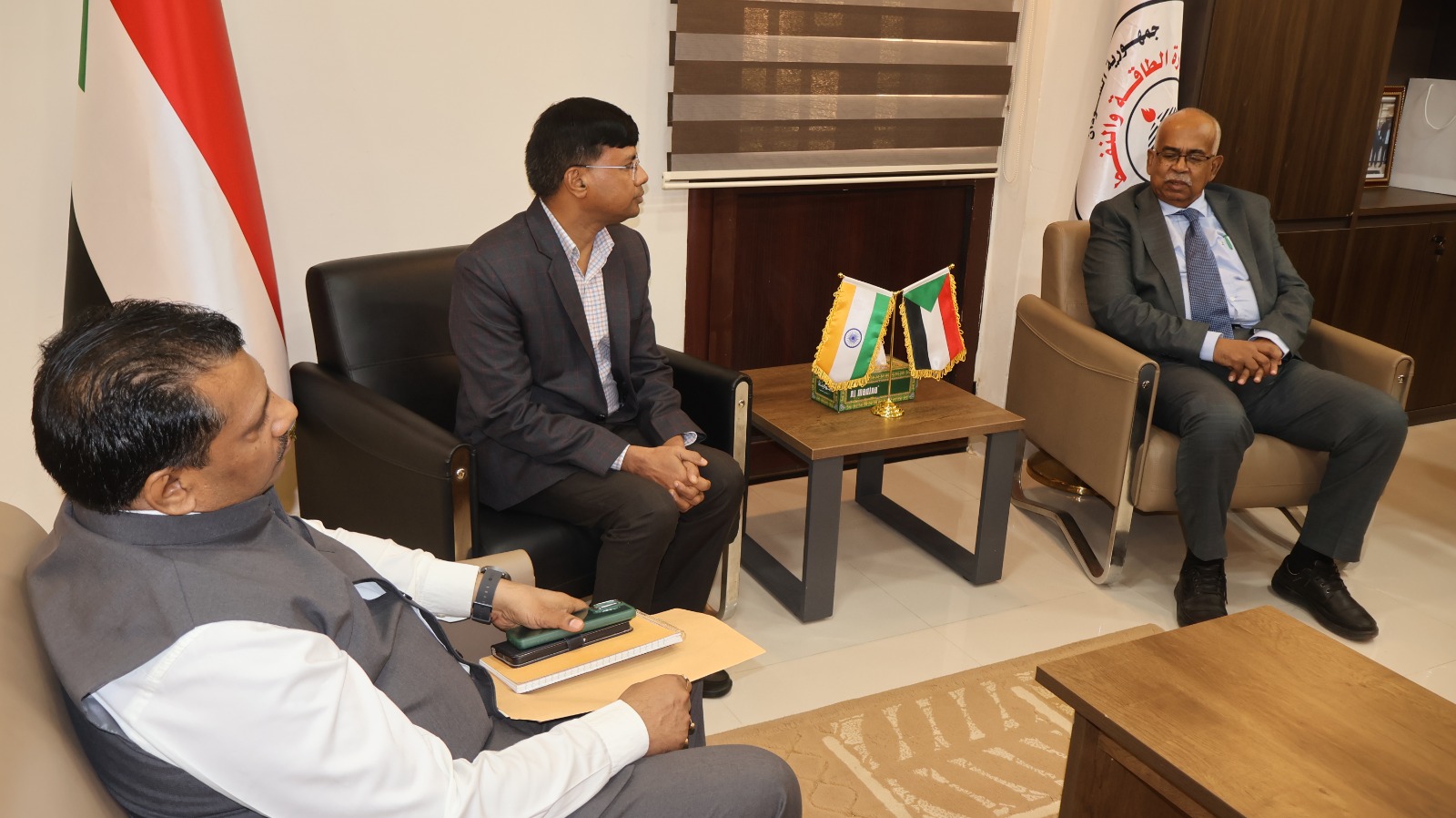 السودان – “صوت الشعب” : *وزير الطاقة والنفط يتلقى دعوه للمشاركة في أسبوع الطاقة الهندي* 