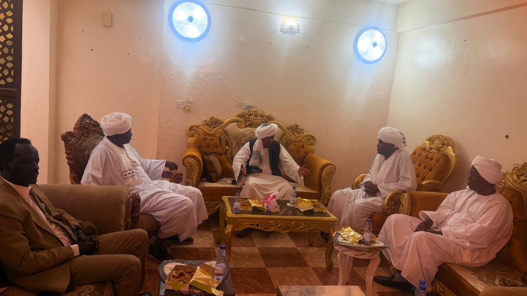 السودان – “صوت الشعب”: *مستشار رئيس مجلس الوزراء يلتقي مجلس شوري الزغاوه*