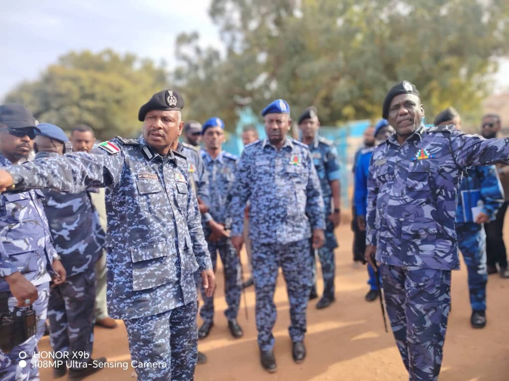 السودان – “صوت الشعب”: *المدير العام لقوات الشرطة يتفقد إيواءات قوات العمليات بشرطة ولاية الخرطوم*
