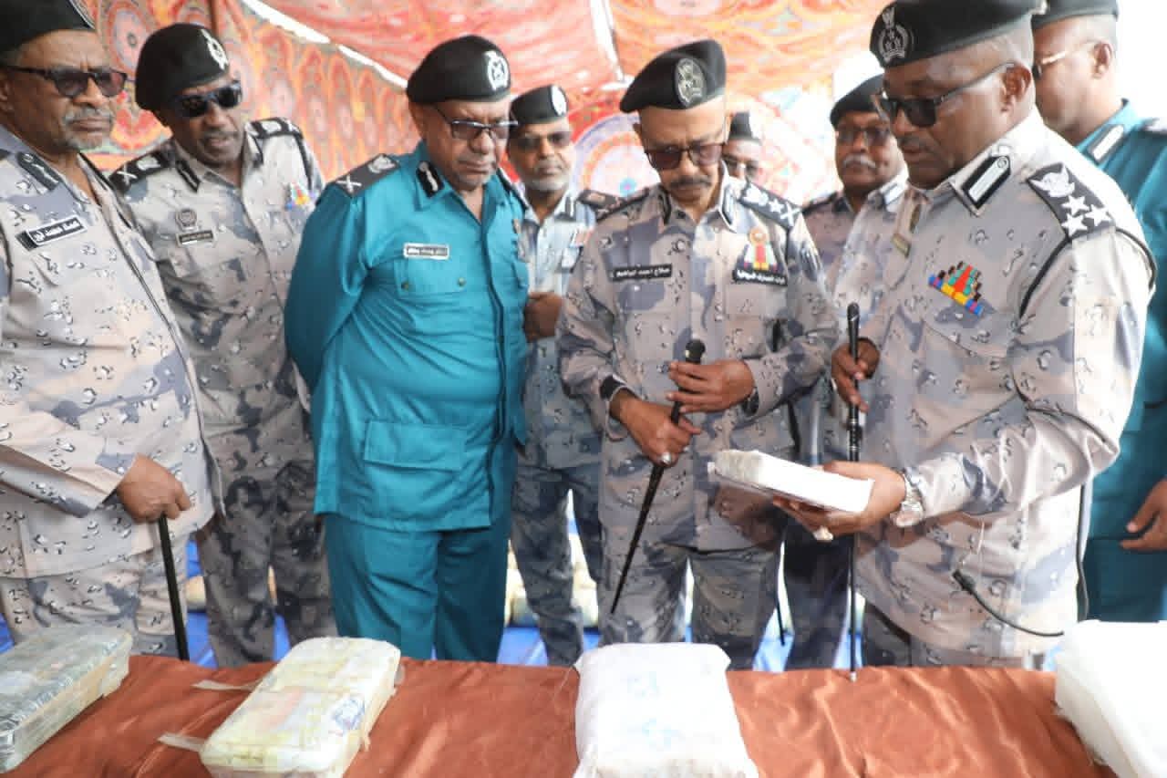 السودان – “صوت الشعب”: *مكافحة التهريب بالبحر الأحمر تضبط 493 كيلو جراماً من “الآيس كريستال” و100 كيلو جرام من الهيروين*