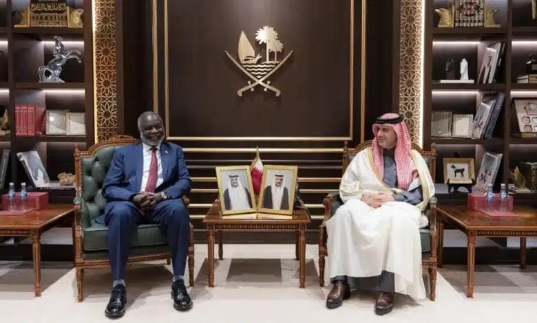 السودان – “صوت الشعب” : *أهم وقائع إجتماع وزير المالية ومحافظ بنك السودان مع محافظ مصرف قطر المركزي*