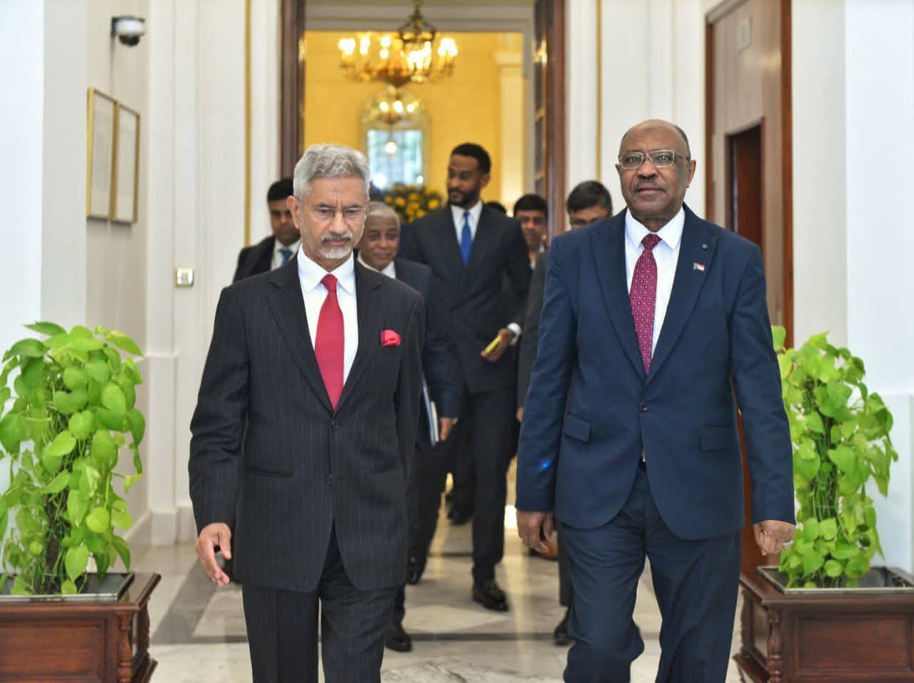 السودان – “صوت الشعب”:  *وزير الخارجية يجري مباحثات ثنائية مع وزير الخارجية الهندي*