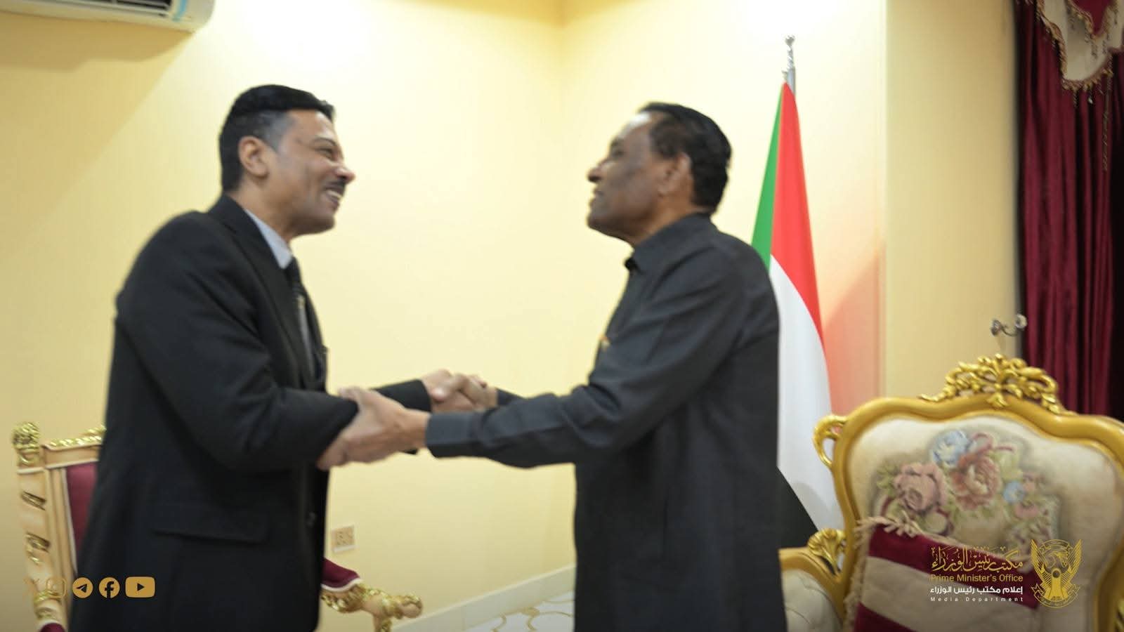 السودان – “صوت الشعب”: *”رئيس الوزراء” يطلع على جهود تطوير الناقل الوطني سودانير*