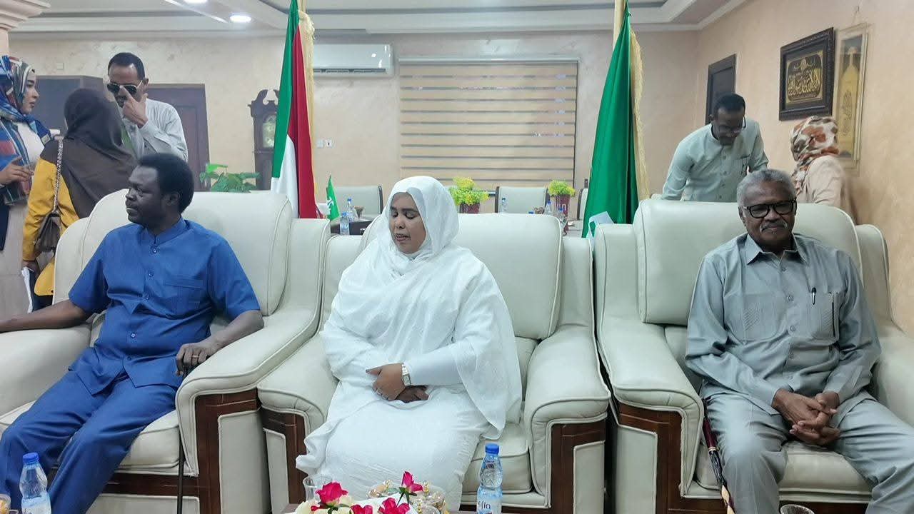 السودان – “صوت الشعب”: *”مناوي”، يصل إلى ولاية القضارف*