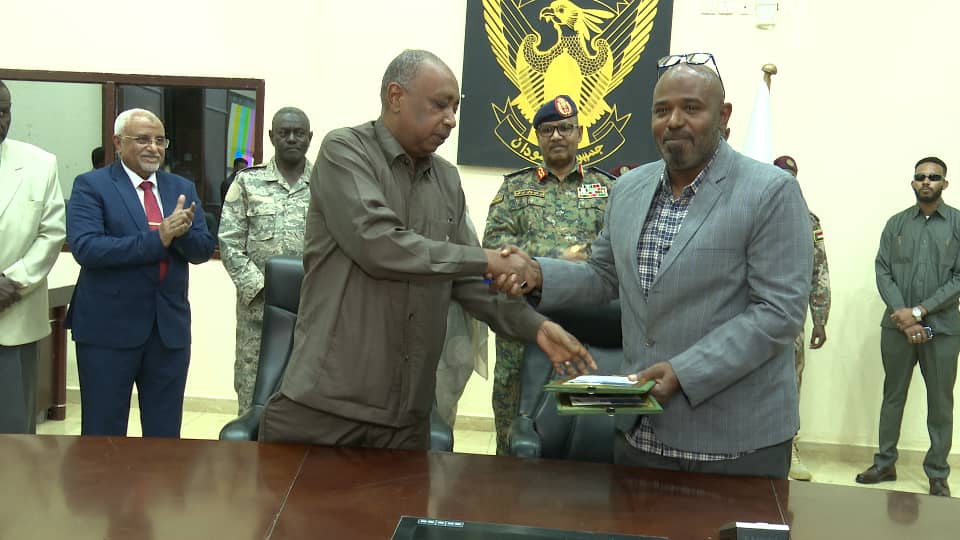السودان – “صوت الشعب”:  *”جابر” يشهد التوقيع علي عقد صيانة وتأهيل جسر الحلفايا*
