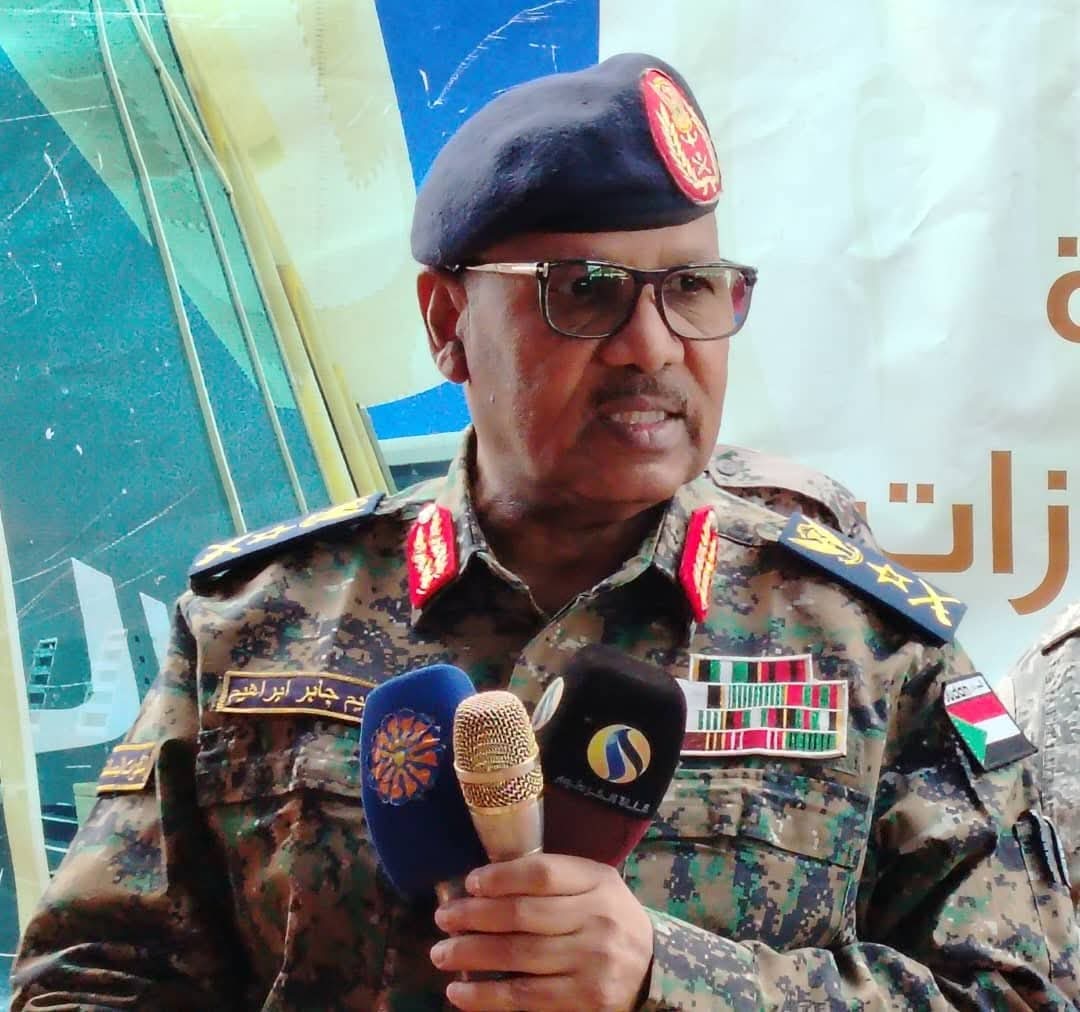 الفريق جابر يفتتح فرع مصرف السلام بسوق أمدرمان*