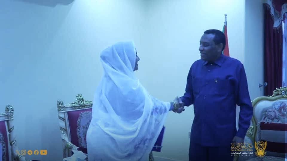 السودان – “صوت الشعب”: *”رئيس الوزراء” يطلع على نتائج زيارة محافظ البنك المركزي لسلطنة عمان*