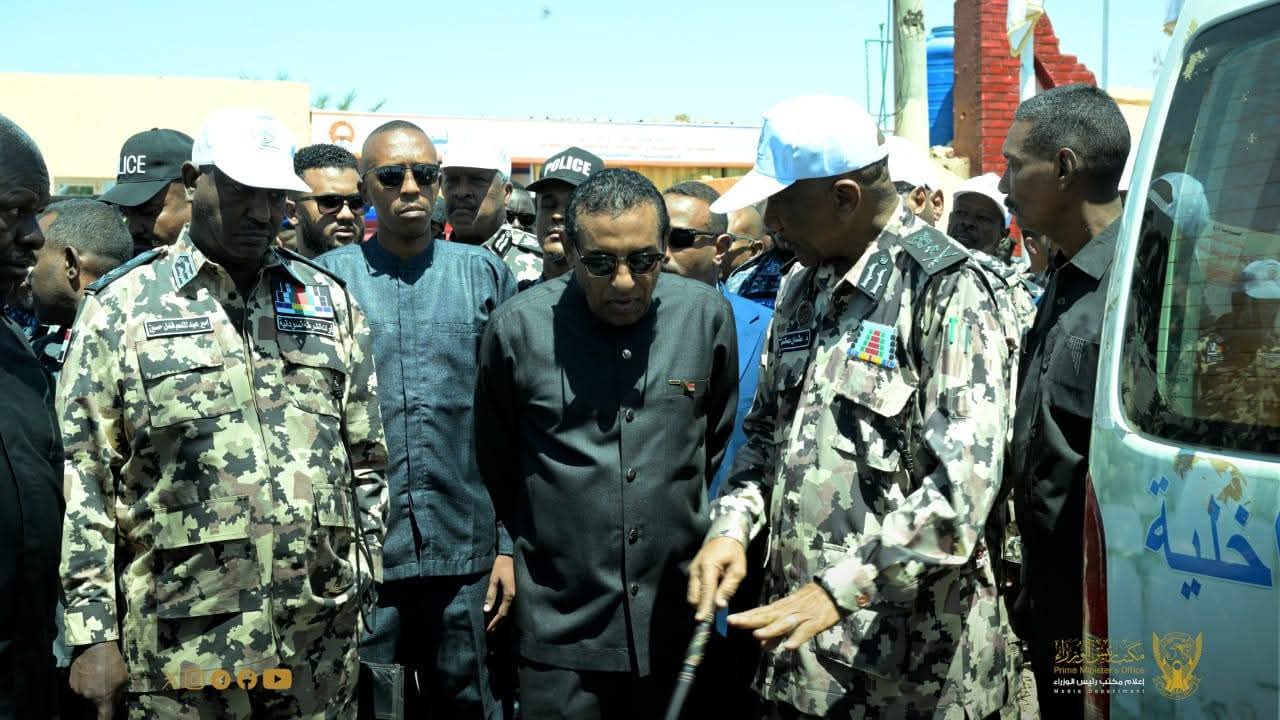 السودان – “صوت الشعب”: رئيس الوزراء يؤكد إلتزام حكومة الأمل بتوفير كافة المعينات لقوات الدفاع المدني