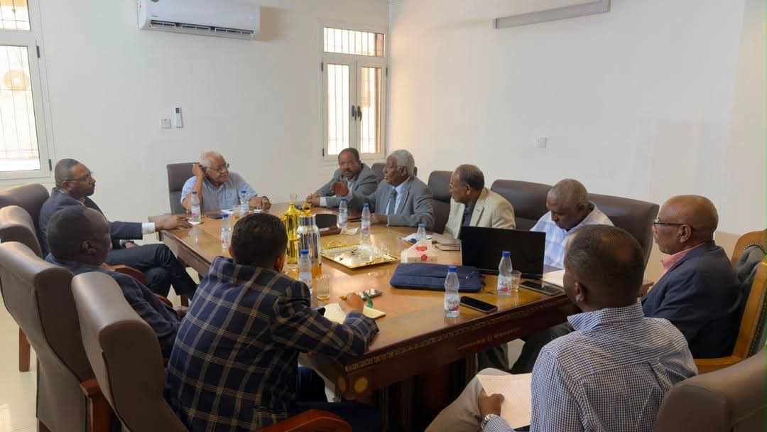 السودان – “صوت الشعب”: *رئيس مفوضية السلام يلتقي أستاذة جامعات وأكاديميين لبحث إعداد الرؤية المستقبلية للسودان*