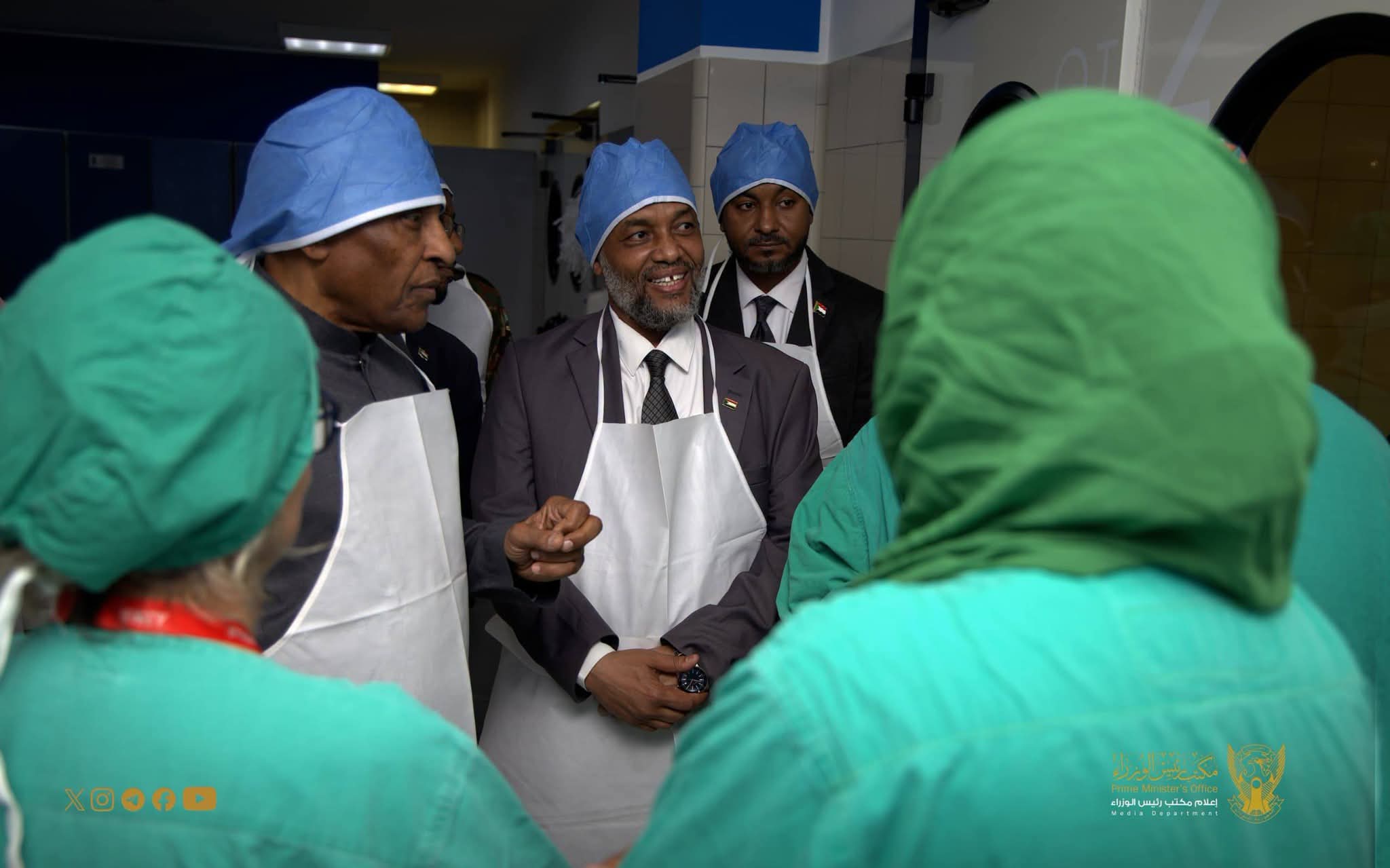 السودان – “صوت الشعب”: *رئيس الوزراء يجري زيارة تفقدية لمركز السلام لجراحة القلب بسوبا*